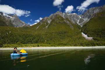 Hiking & Packrafting the Hollyford – Pyke River (New Zealand)