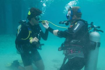 Becoming Scuba Instructors in Roatan