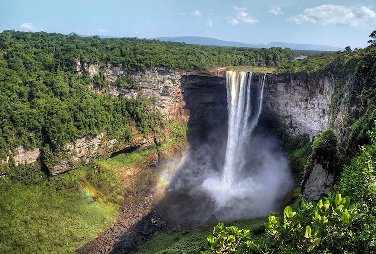 Kaitereur Falls Trek - Guayanne