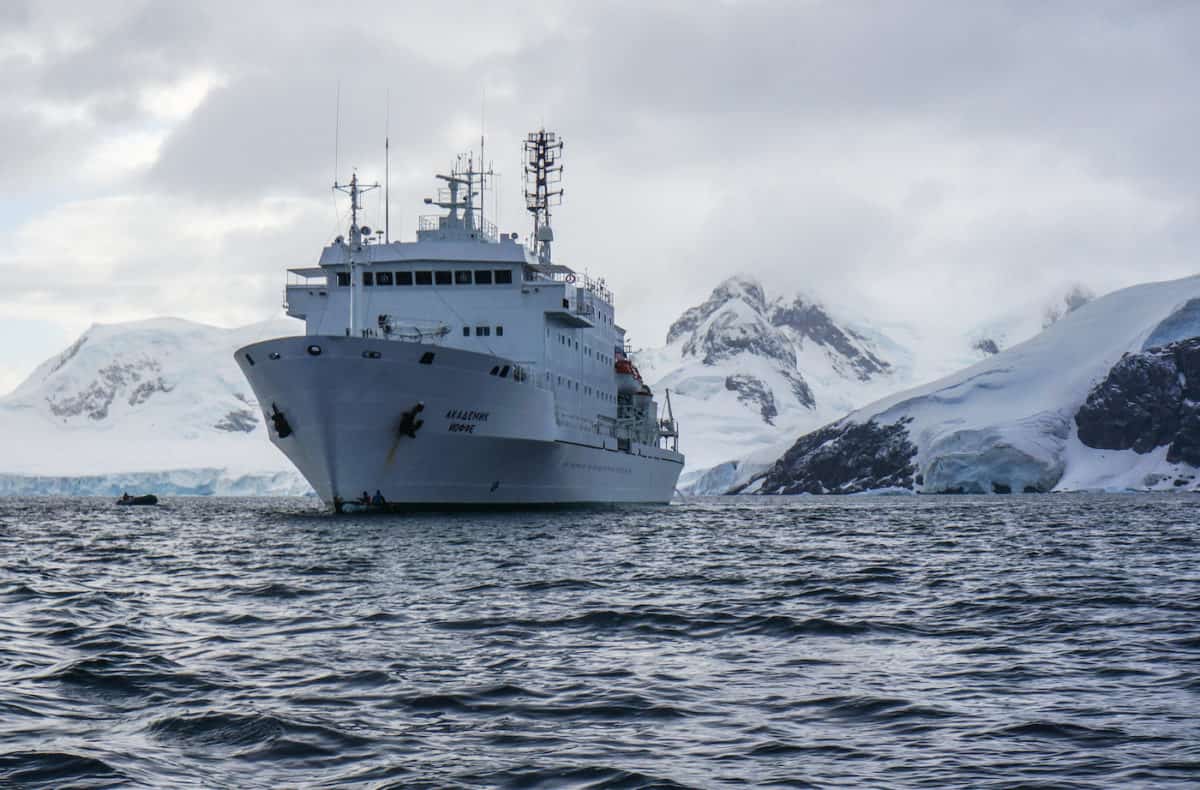 antarctica-cruise-ship-3