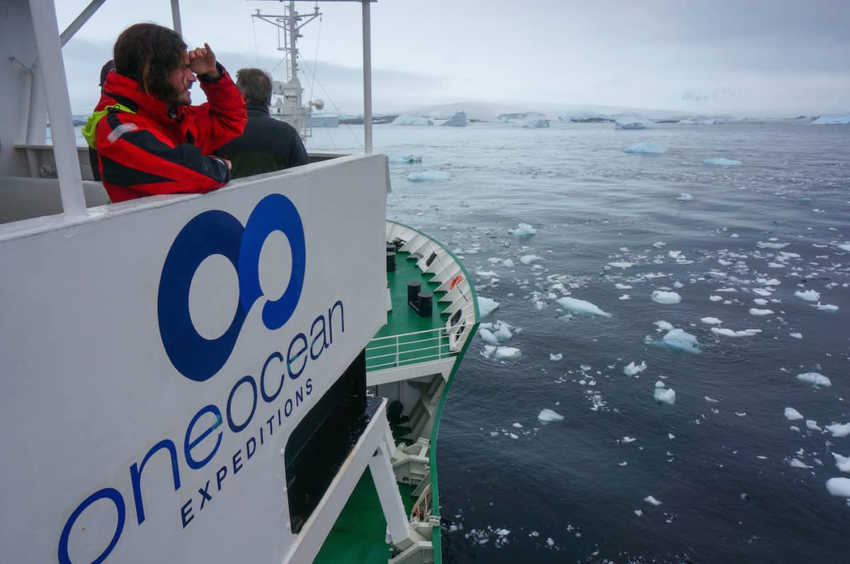 antarctica-cruise-ship