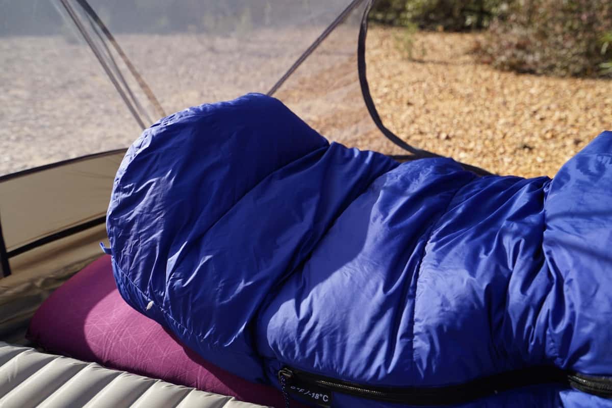 Backpacking sleeping bag foot box