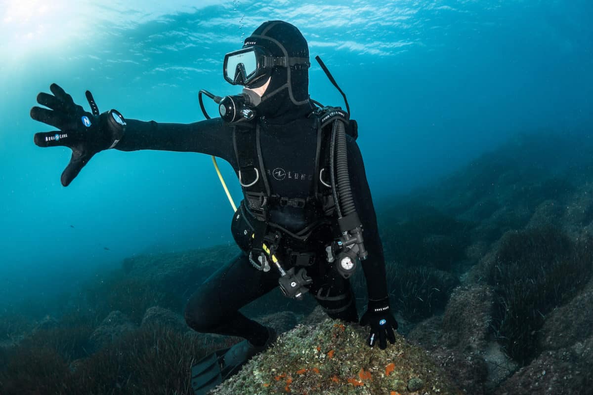 Top 9 Best Dive Gloves of 2022 • The Adventure Junkies