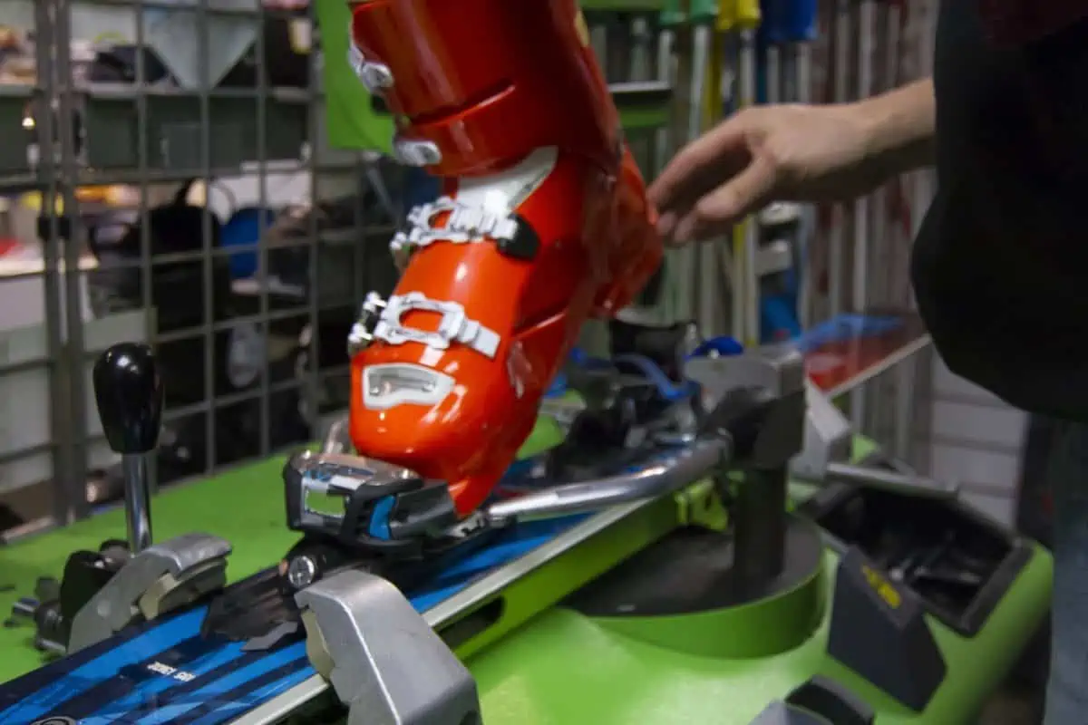 How To Mount And Adjust Ski Bindings The Adventure Junkies