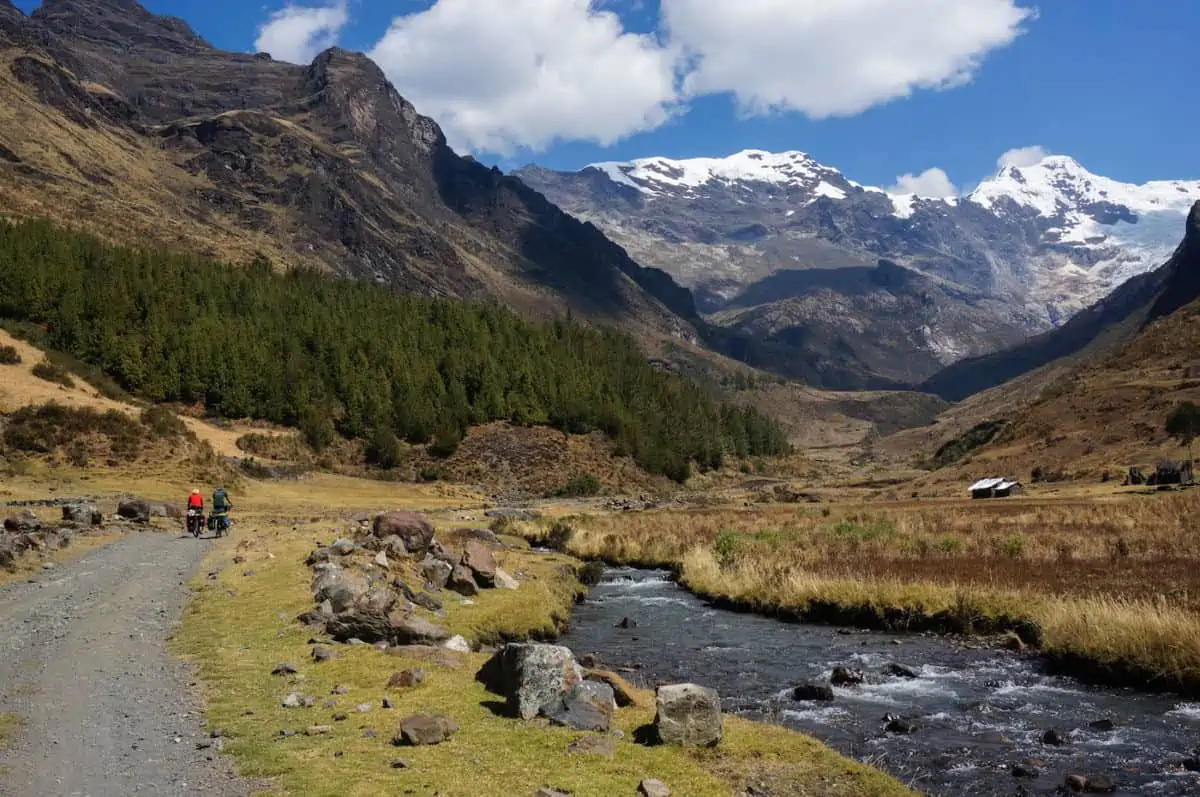 huarascan-chacas-pass-antonio-and-pablish-cycling-1-of-1-copy