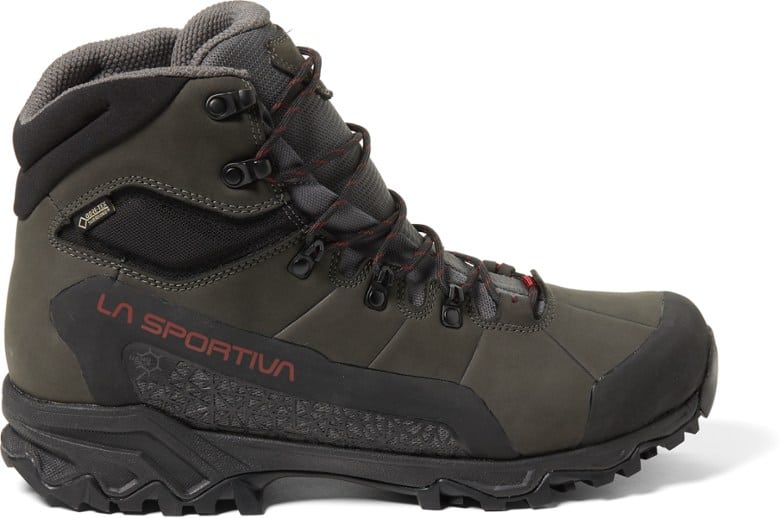 Best Hiking Boots of 2022 COMPLETE List